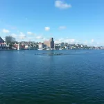 Strandgut - *